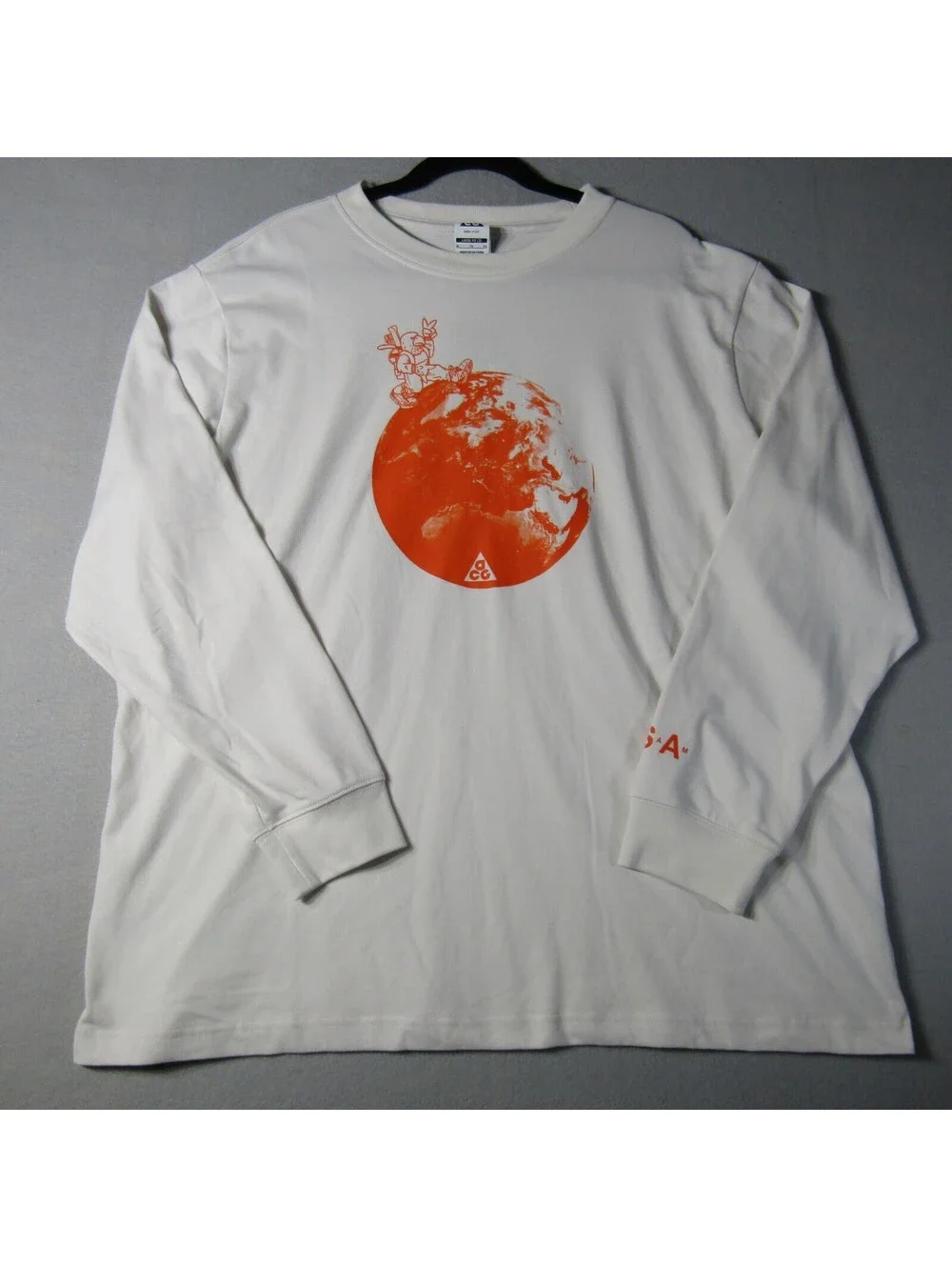 NWT Nike ACG USA T-Shirt LS Women's XL White Earth Globe HQ5498
